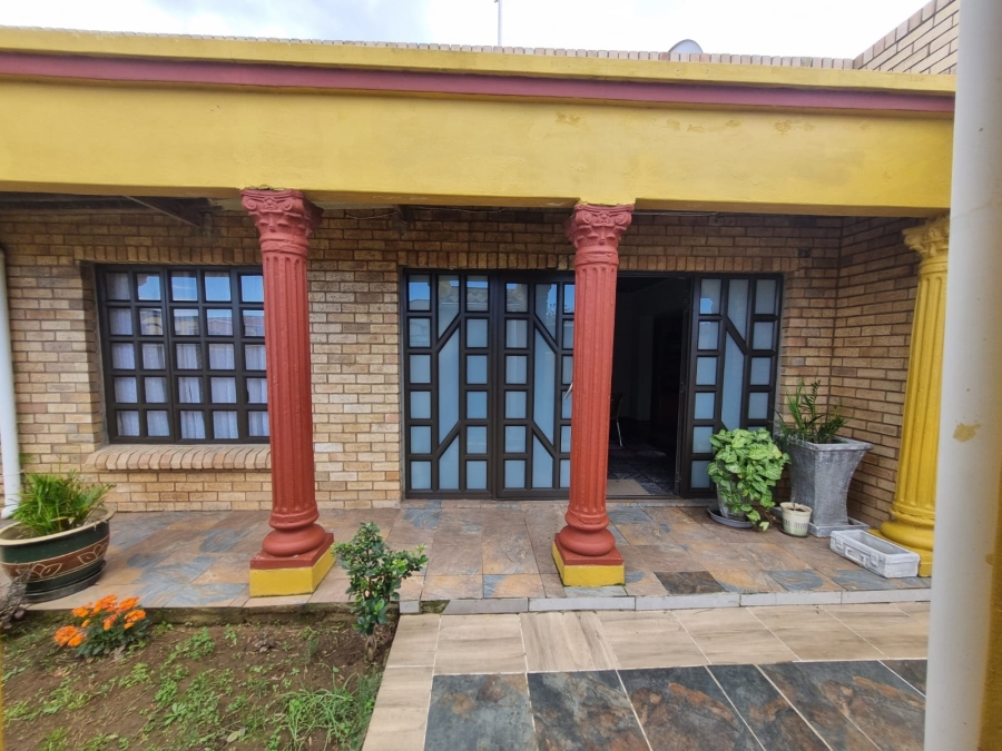 4 Bedroom Property for Sale in Kwa Nobuhle Eastern Cape